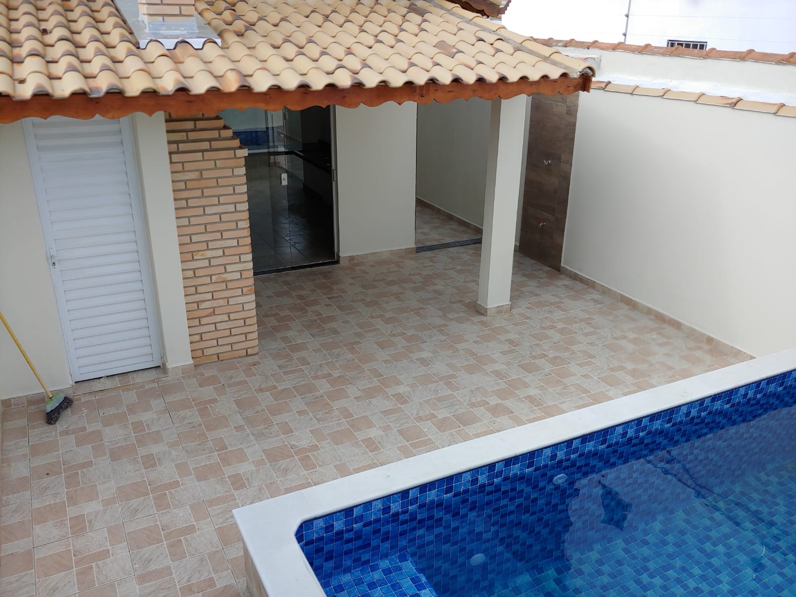 Casa à venda com 3 quartos, 98m² - Foto 5