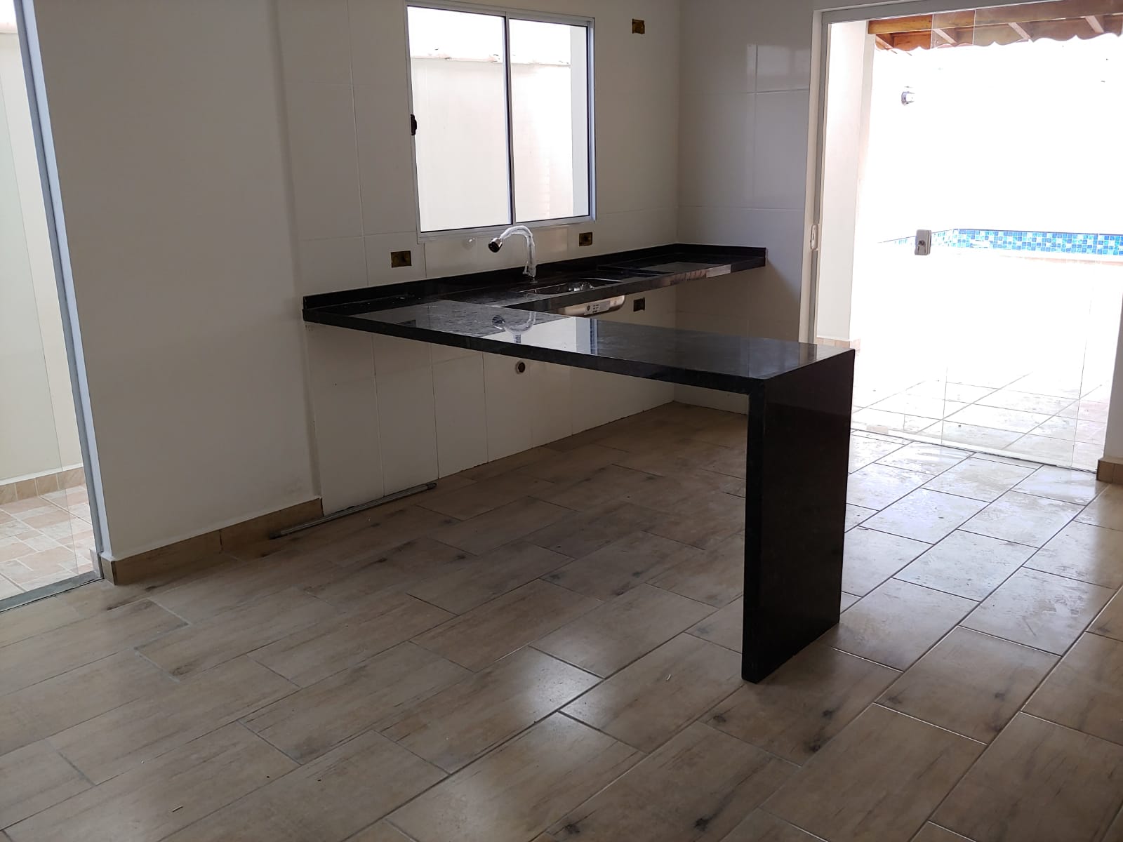 Casa à venda com 3 quartos, 98m² - Foto 12