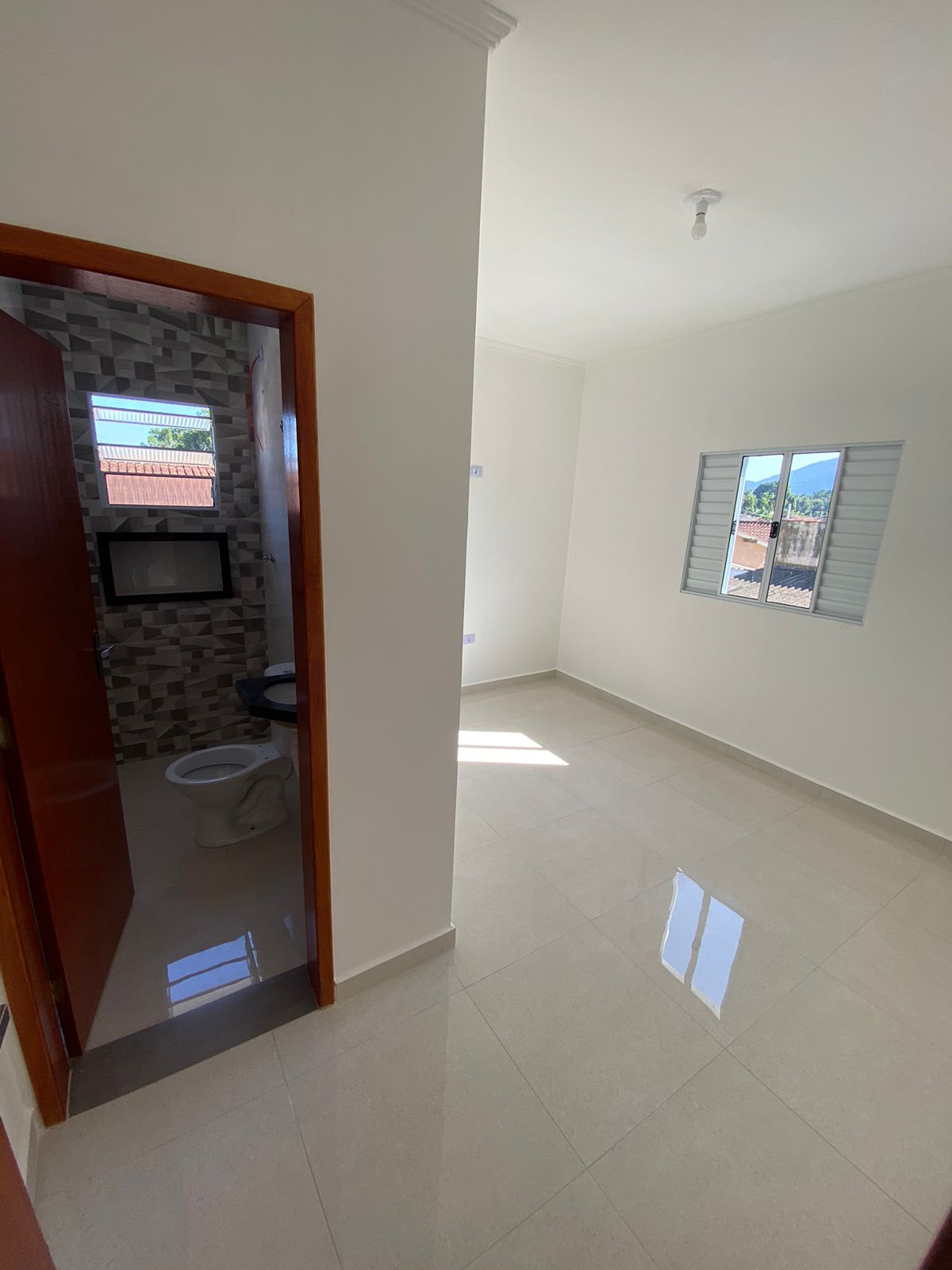 Casa à venda com 2 quartos, 74m² - Foto 3