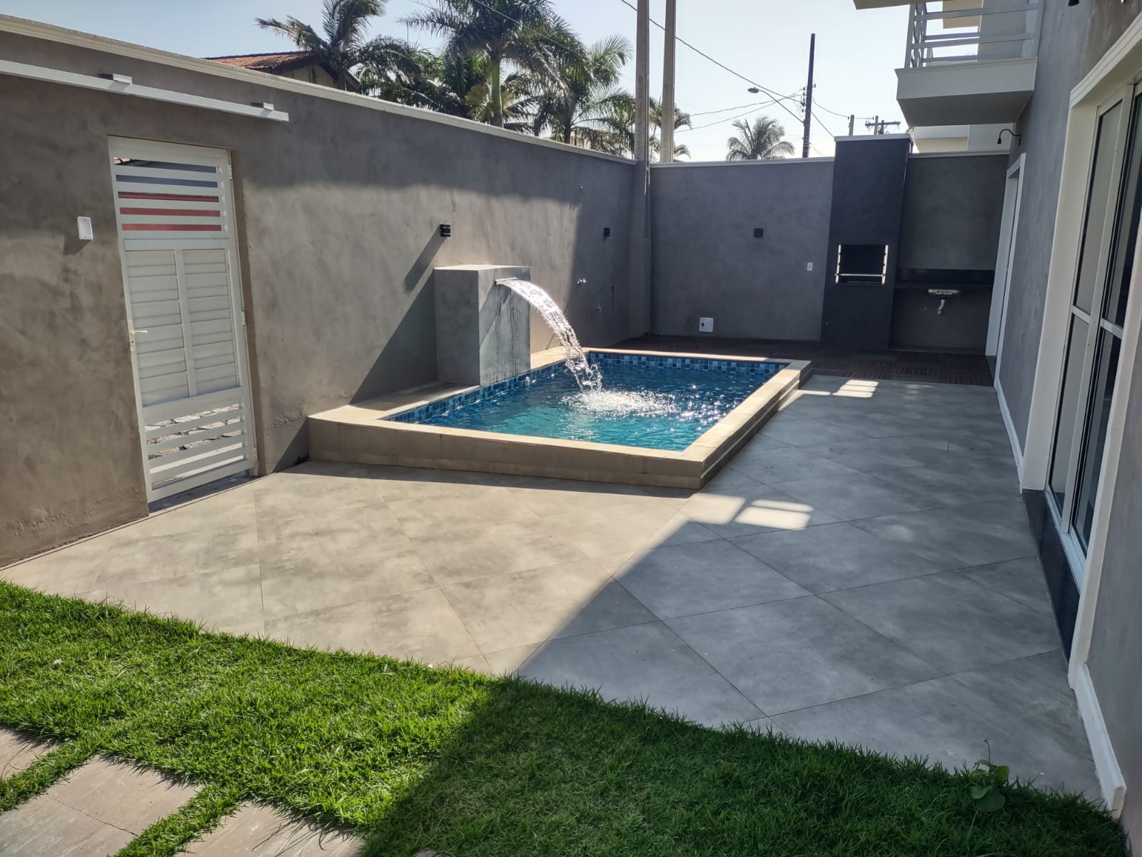 Sobrado à venda com 4 quartos, 130m² - Foto 1