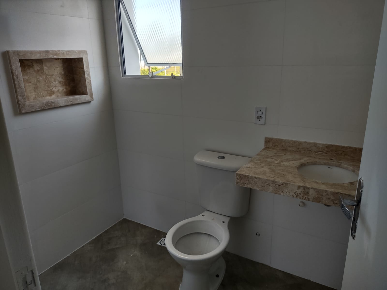 Sobrado à venda com 4 quartos, 130m² - Foto 2