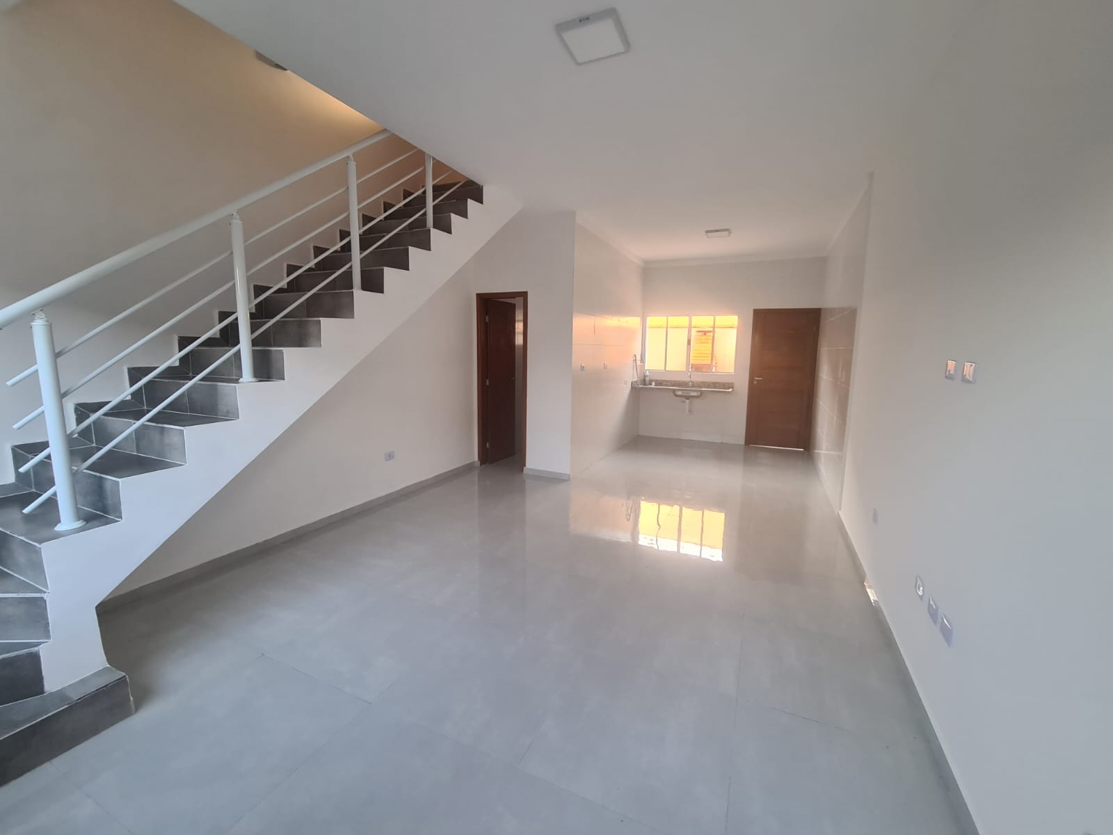 Sobrado à venda com 2 quartos, 66m² - Foto 2