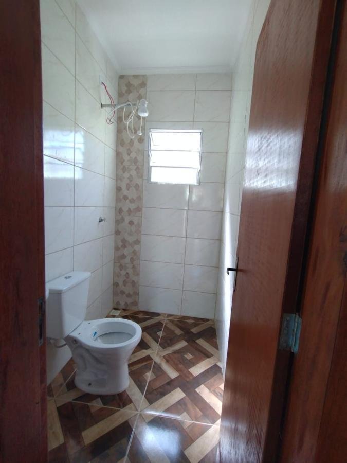 Casa à venda com 2 quartos, 70m² - Foto 2