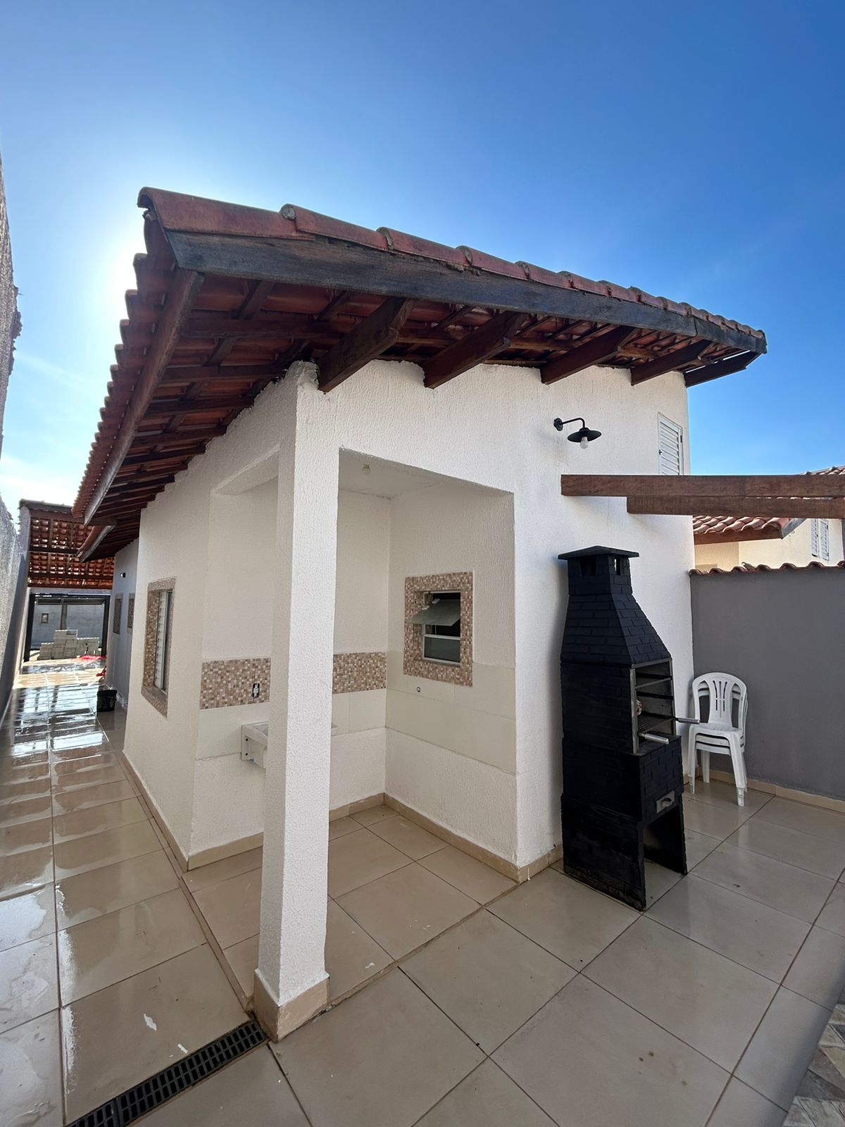 Casa à venda com 2 quartos, 72m² - Foto 2