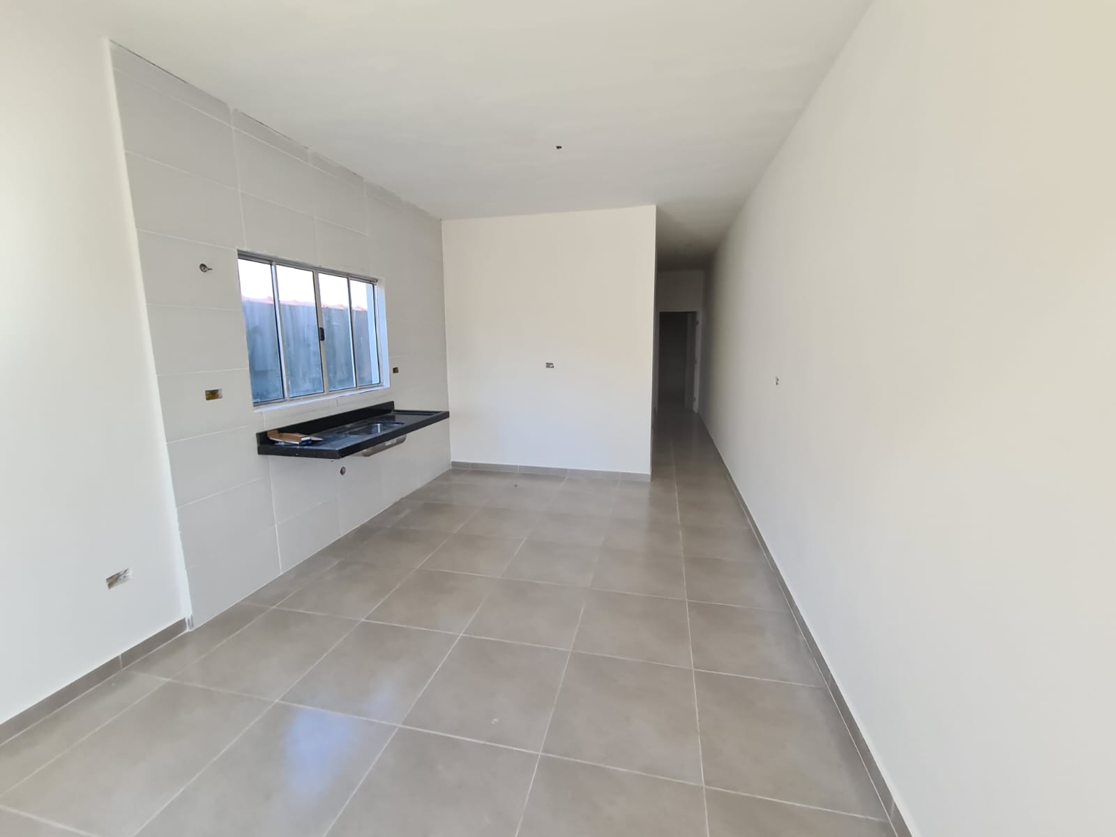 Casa à venda com 2 quartos, 65m² - Foto 4