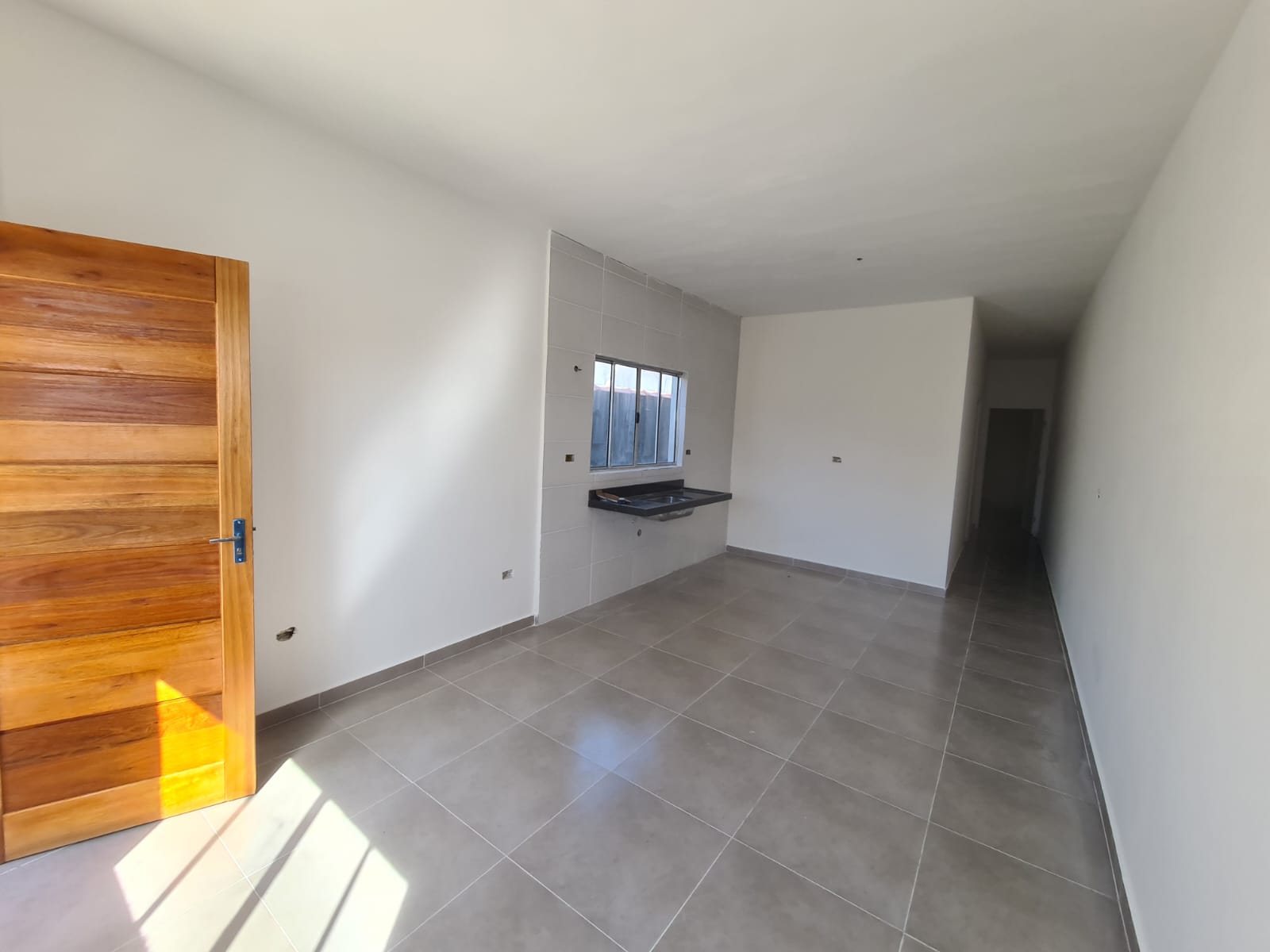 Casa à venda com 2 quartos, 65m² - Foto 2