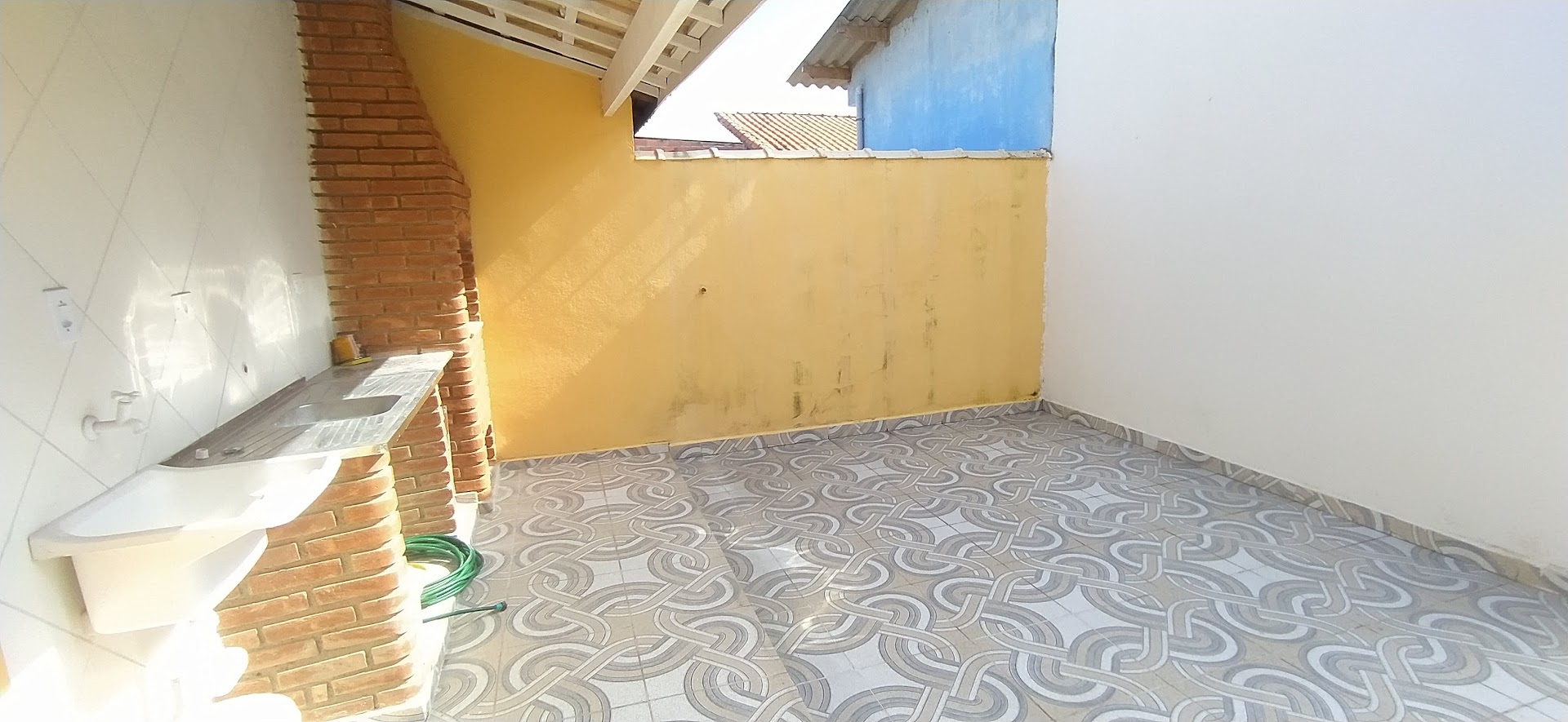 Casa à venda com 2 quartos, 71m² - Foto 5