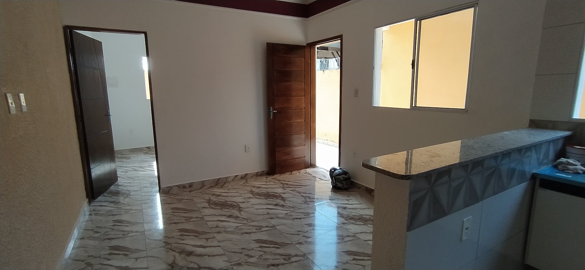 Casa à venda com 2 quartos, 71m² - Foto 2