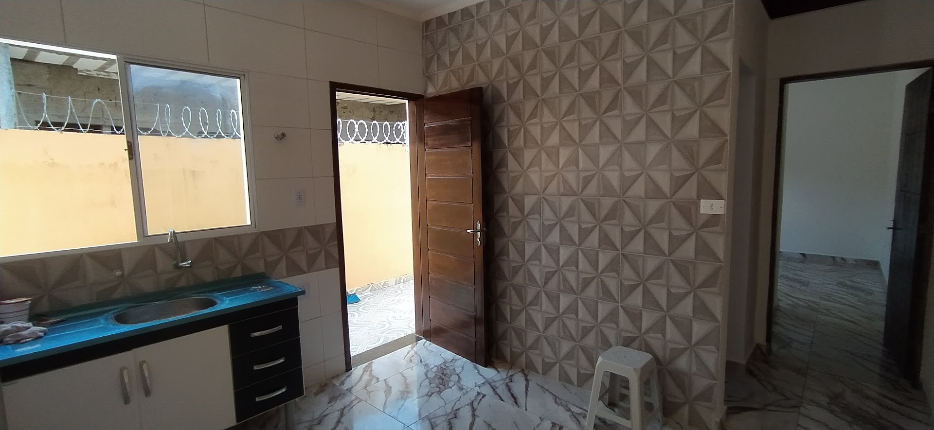 Casa à venda com 2 quartos, 71m² - Foto 6