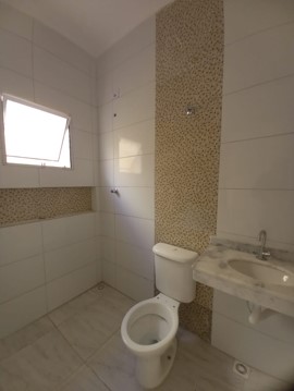 Casa à venda com 2 quartos, 63m² - Foto 2