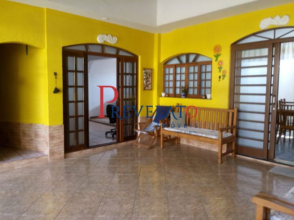 Casa, 3 quartos, 213 m² - Foto 1