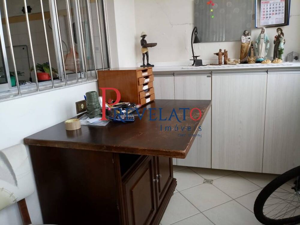 Casa, 3 quartos, 221 m² - Foto 1