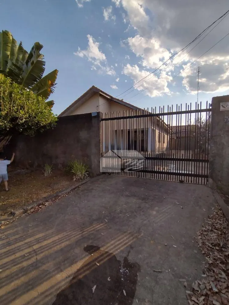 Casa, 5 quartos, 210 m² - Foto 1