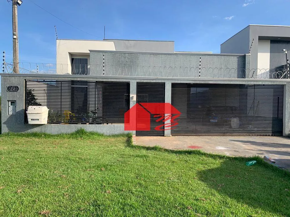 Casa, 3 quartos, 222 m² - Foto 1