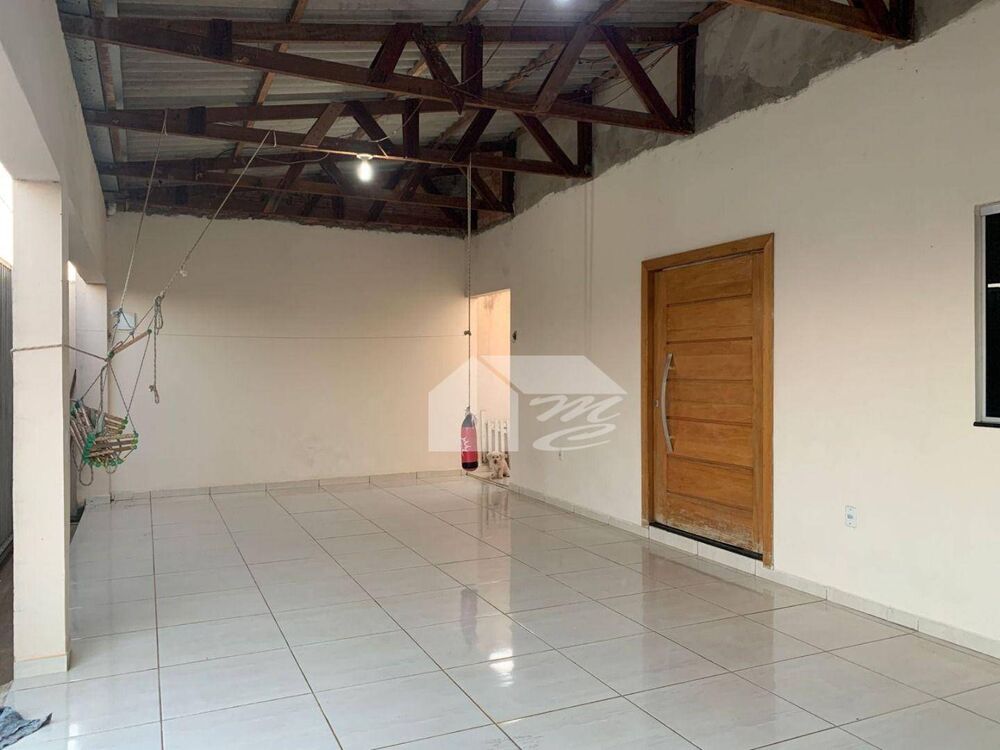 Casa à venda com 3 quartos, 200m² - Foto 2