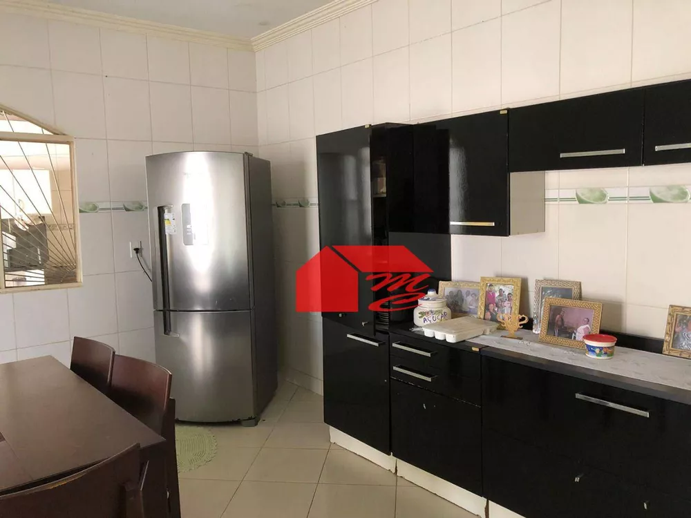 Casa, 3 quartos, 220 m² - Foto 4