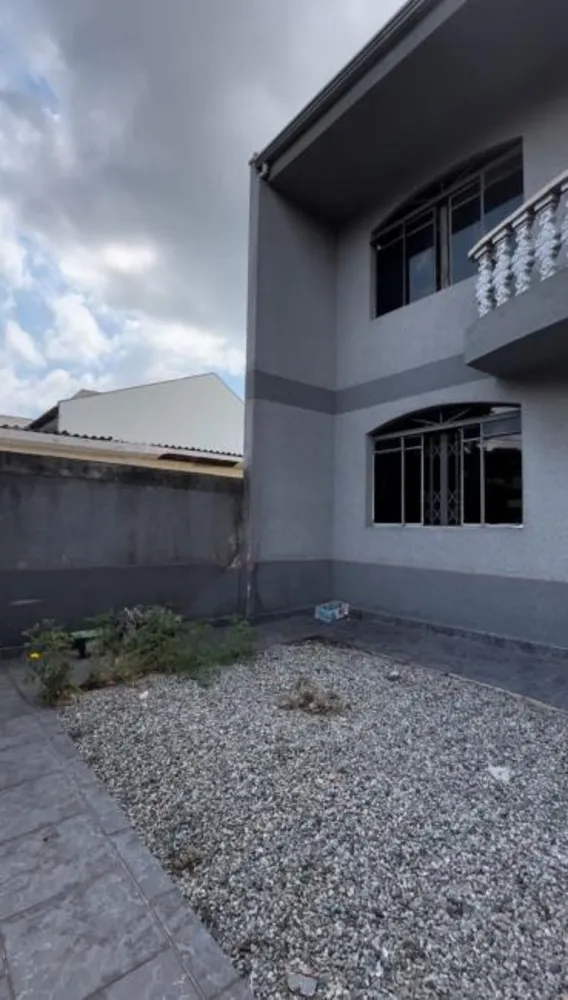 Sobrado, 3 quartos, 219 m² - Foto 2