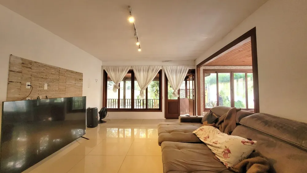 Casa, 7 quartos, 257 m² - Foto 2