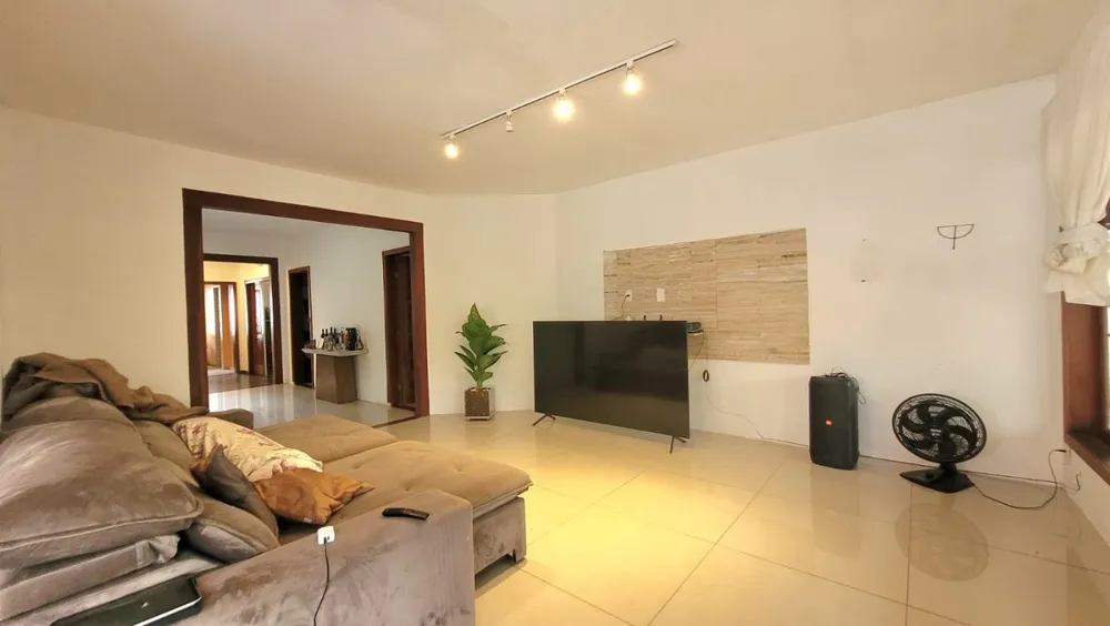 Casa, 7 quartos, 257 m² - Foto 4