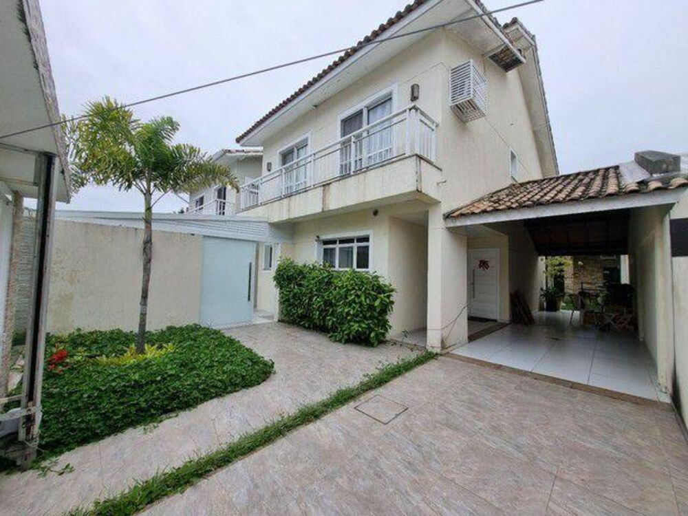 Casa de Condomínio à venda com 4 quartos, 226m² - Foto 2