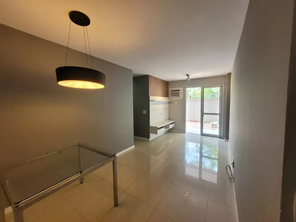 Apartamento à venda com 3 quartos, 154m² - Foto 2