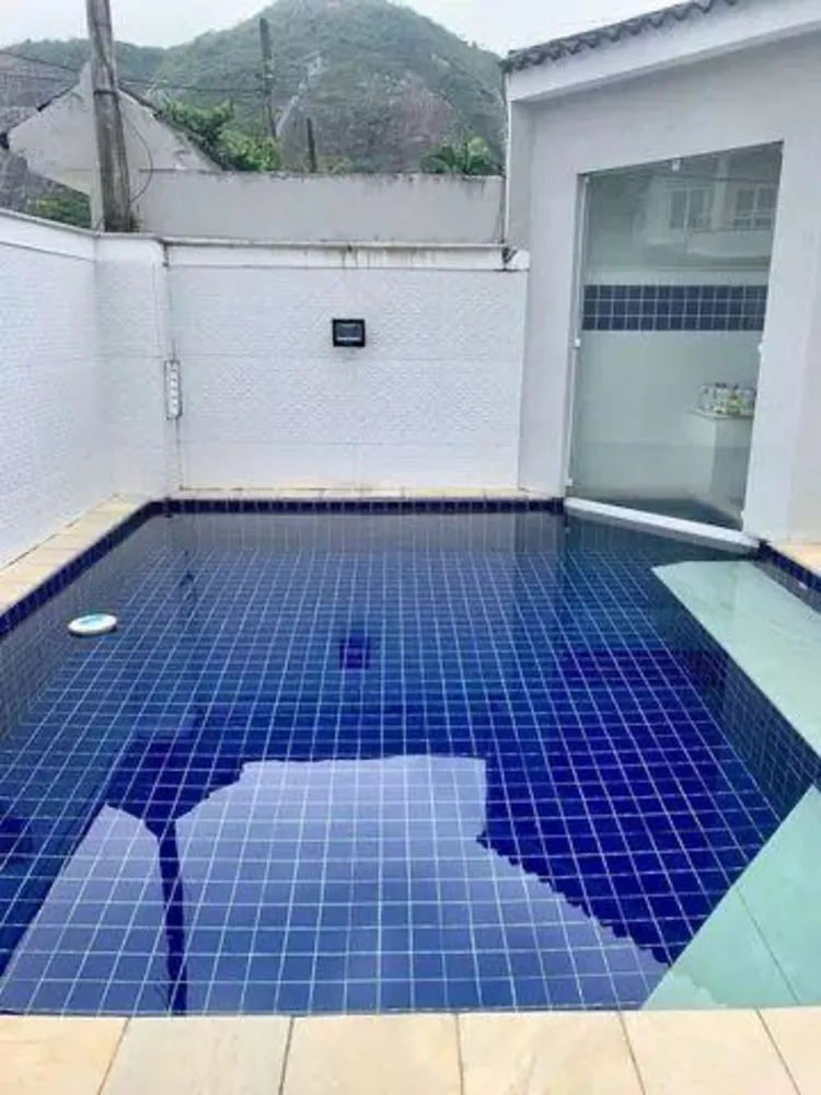 Casa de Condomínio à venda com 3 quartos, 300m² - Foto 4