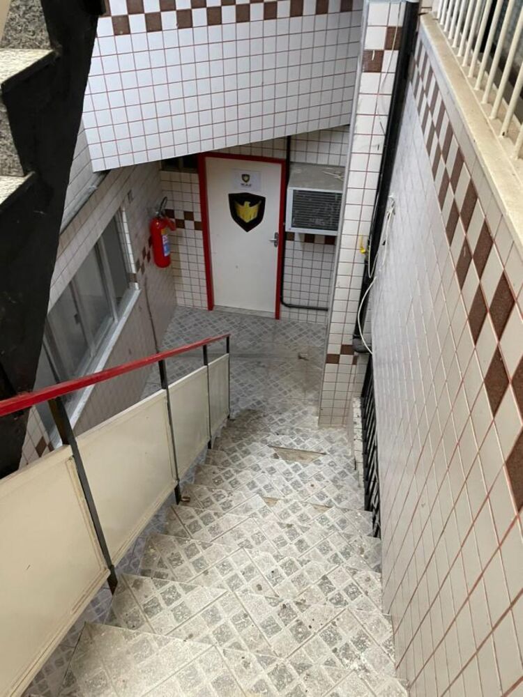 Prédio Inteiro - Foto 1