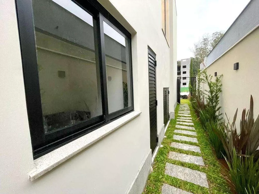 Casa de Condomínio à venda com 3 quartos, 290m² - Foto 3