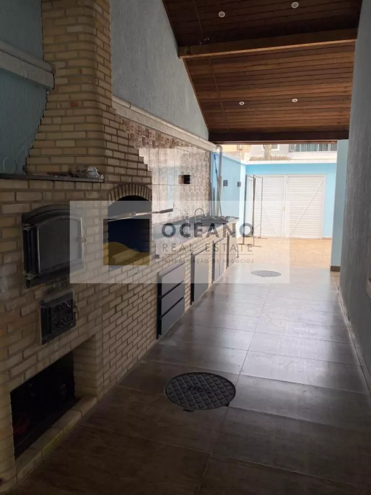 Casa de Condomínio à venda com 3 quartos, 220m² - Foto 4