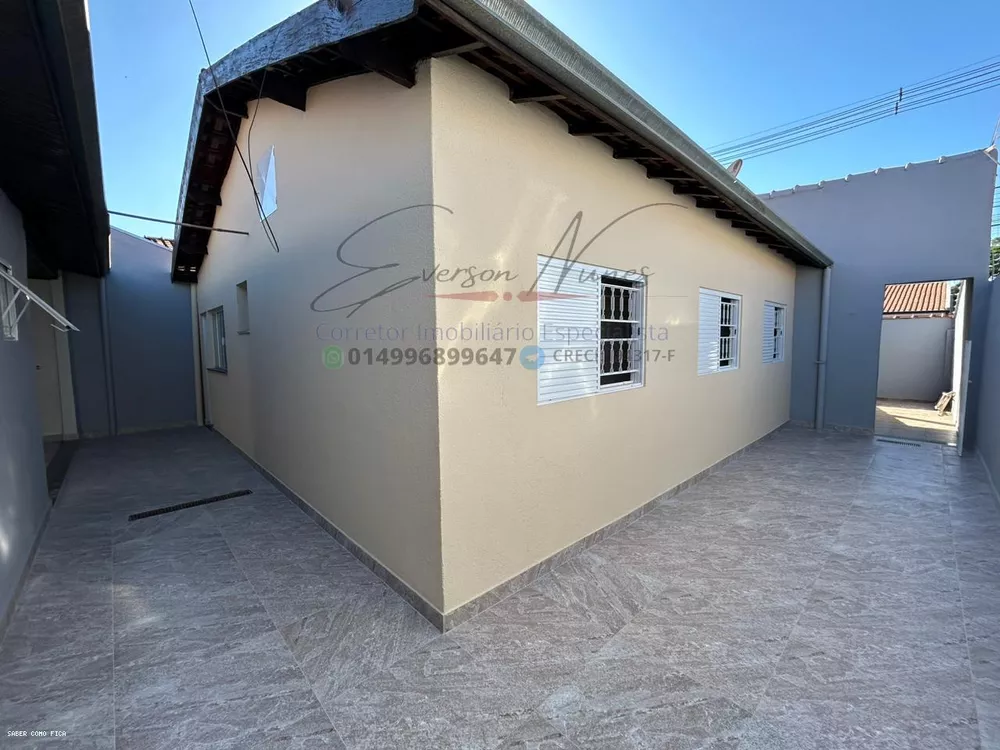 Casa à venda com 4 quartos, 210m² - Foto 1