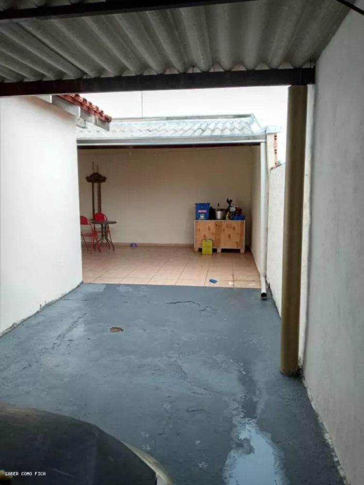 Casa à venda com 2 quartos, 200m² - Foto 4