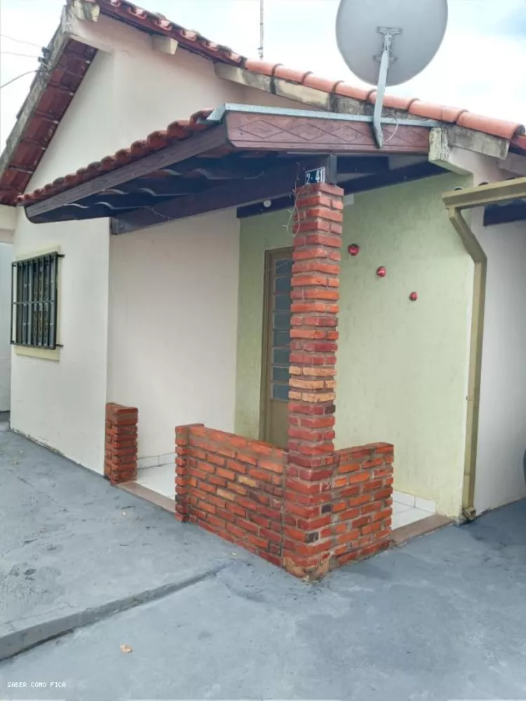 Casa à venda com 2 quartos, 200m² - Foto 1