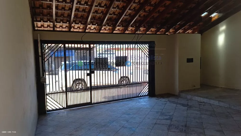 Casa à venda com 3 quartos, 300m² - Foto 1