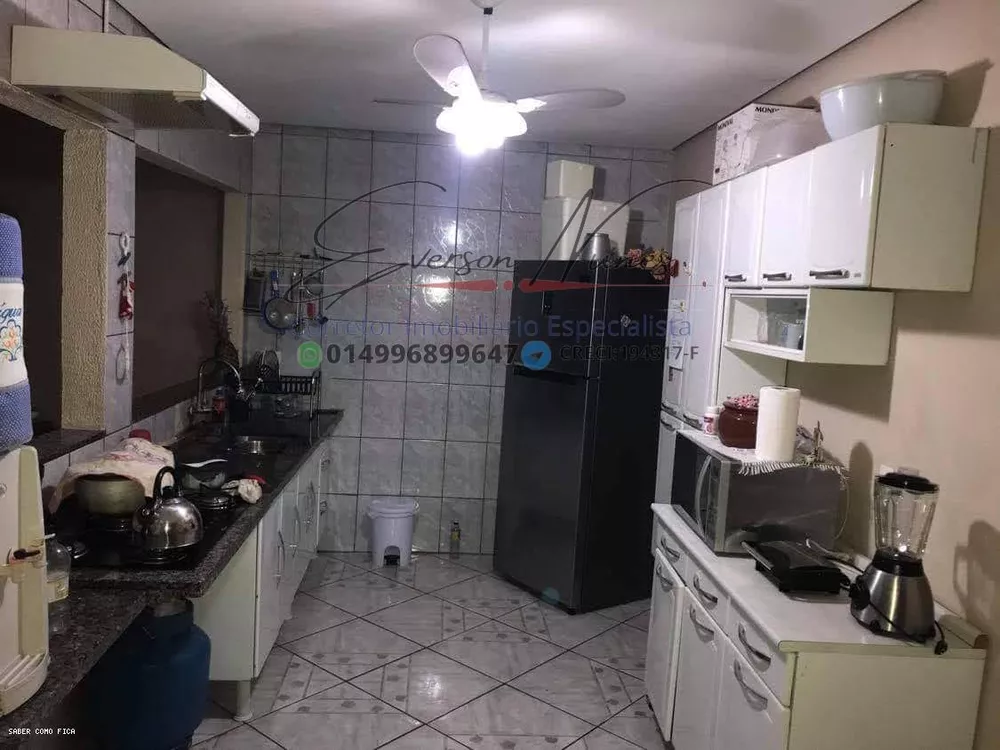 Casa à venda com 3 quartos, 330m² - Foto 1