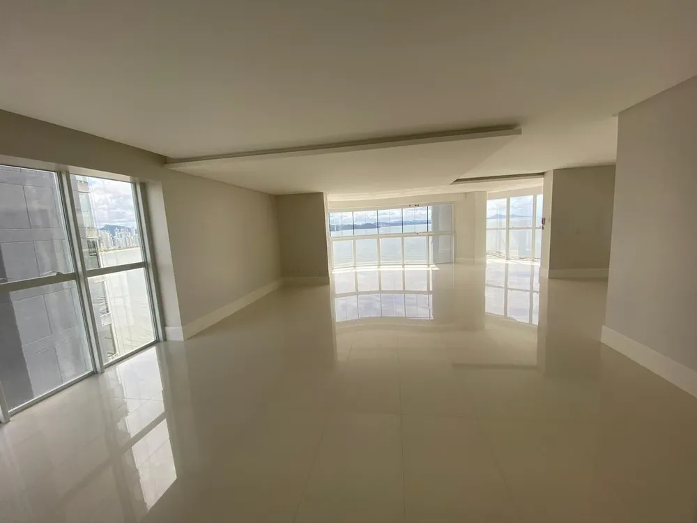Apartamento, 4 quartos, 237 m² - Foto 2