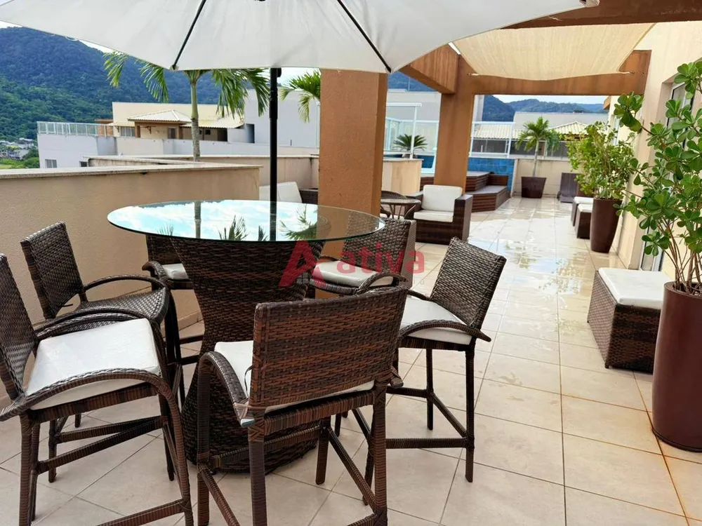 Cobertura, 3 quartos, 230 m² - Foto 2