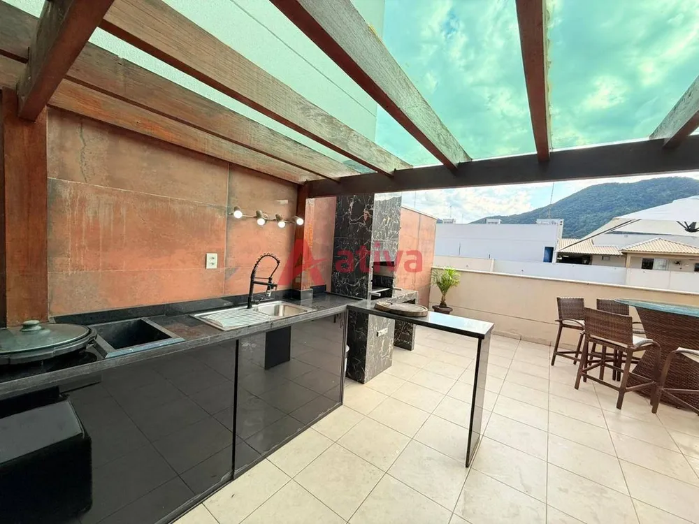 Cobertura, 3 quartos, 230 m² - Foto 2