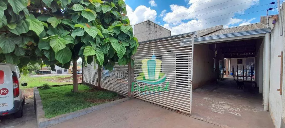 Casa à venda com 3 quartos, 130m² - Foto 1