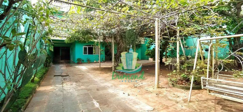 Sobrado à venda com 6 quartos, 520m² - Foto 1