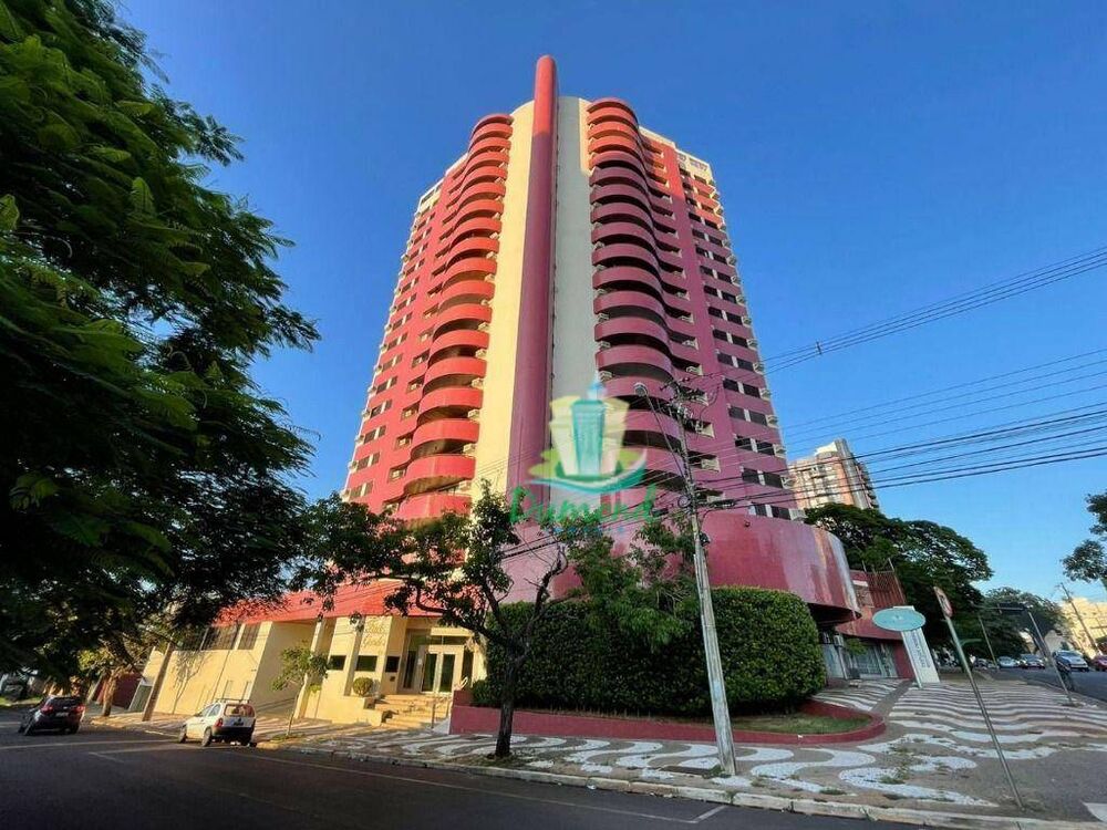 Apartamento à venda com 4 quartos, 220m² - Foto 1