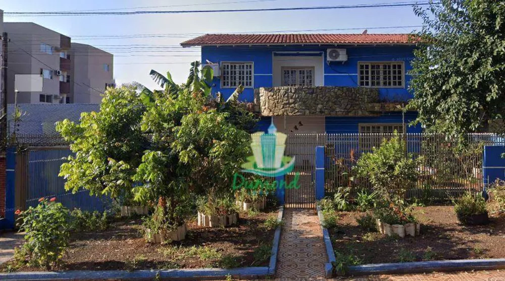 Sobrado à venda com 6 quartos, 350m² - Foto 1