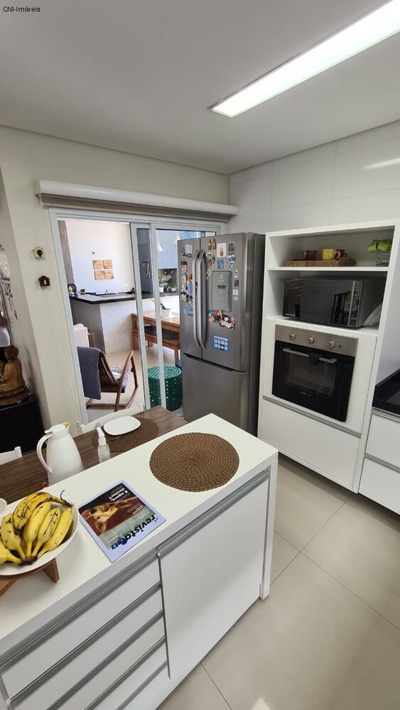 Casa, 3 quartos, 229 m² - Foto 4