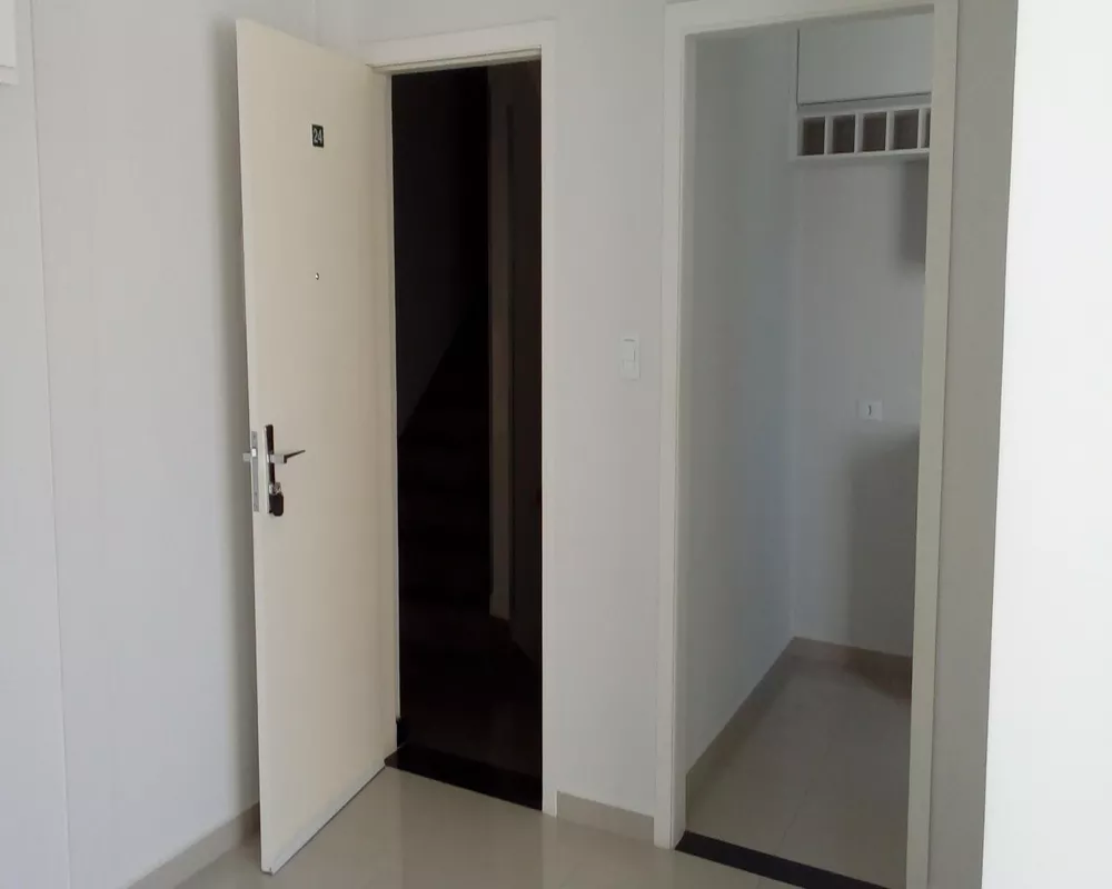 Apartamento à venda com 3 quartos, 70m² - Foto 2