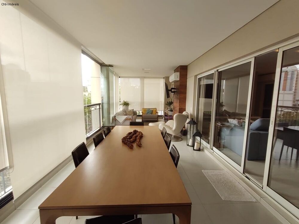 Apartamento, 3 quartos, 243 m² - Foto 1