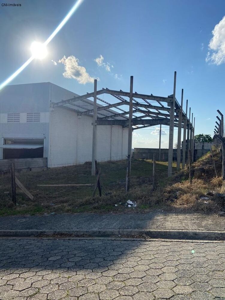 Loteamento e Condomínio, 1000 m² - Foto 1