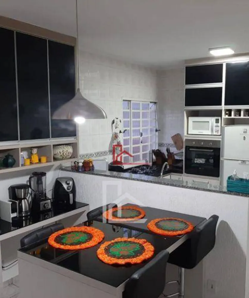 Casa, 3 quartos, 130 m² - Foto 2