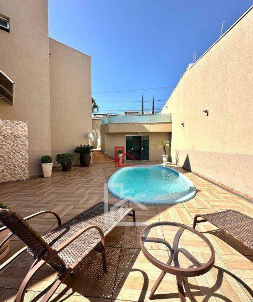 Casa, 4 quartos, 373 m² - Foto 1