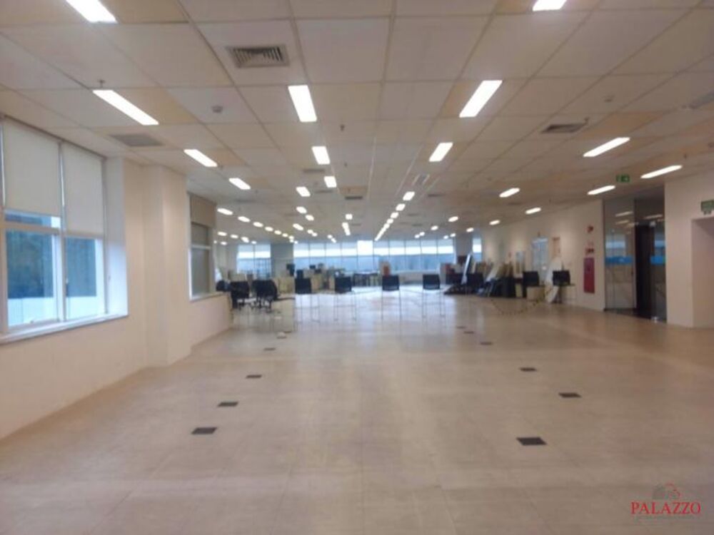 Sala-Conjunto, 1000 m² - Foto 2