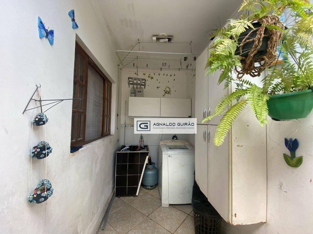 Casa, 3 quartos, 178 m² - Foto 2