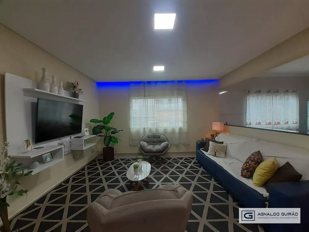 Sobrado, 3 quartos, 182 m² - Foto 1
